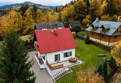 Dom inwestycyjny z widokiem na panoramę wisły.