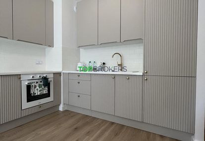 Komfortowe trzy pokoje blisko metra, garaż