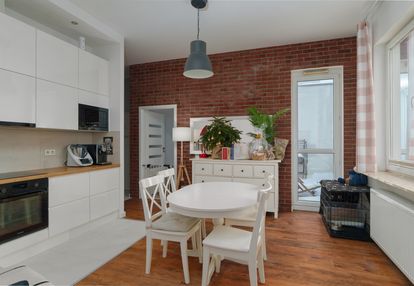 2 pokoje, piękny widok, ostatnie piętro (3m wys.)