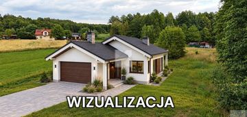 Nowoczesny dom w budowie na przestronnej działce
