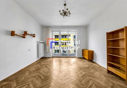 31m2 // saska kępa