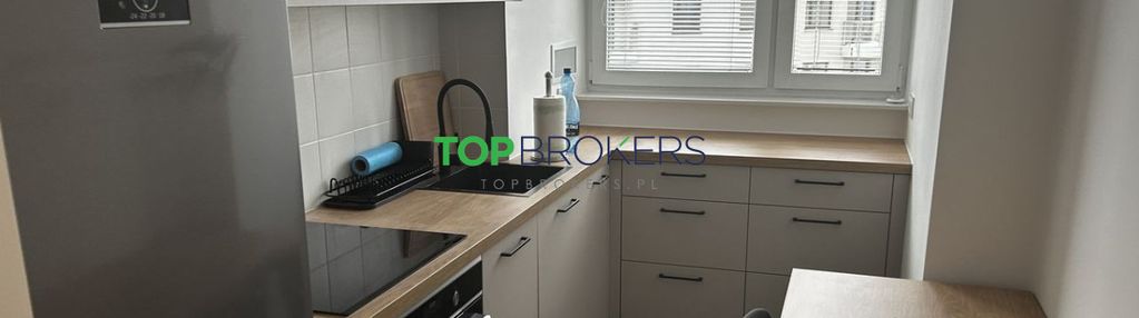 Trzy pokoje z oddzielną kuchnią, metro