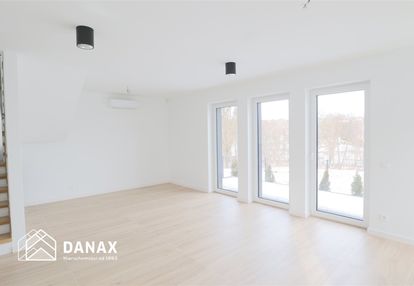 Nowy, dużo zieleni bez mebli