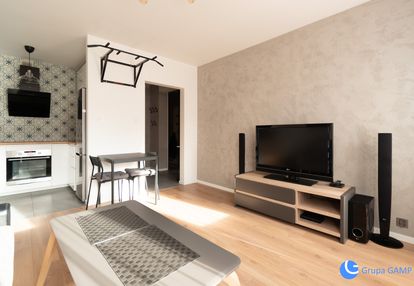 2-pok. 40m2, balkon, parking, os. oświecenia