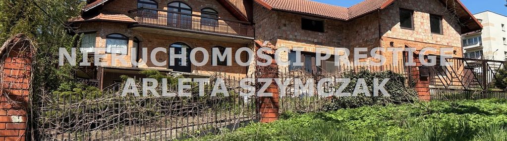 3 budynki: mieszkalny + 2 mieszkalno-usługowe