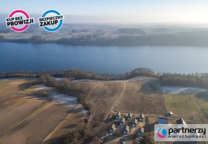 Działka z linią brzegową jeziora
