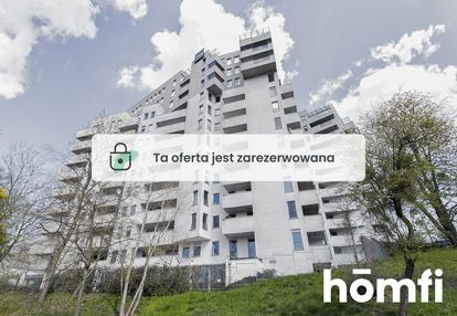 Na sprzedaż 3-pokojowy apartament z balkonem.