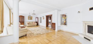 Dom z klasą na jaroszówce – komfort i prestiż