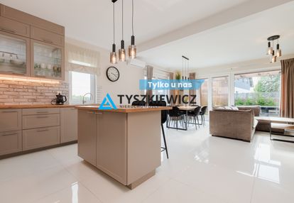 Nowoczesny dom przy lesie, 15 minut od gdyni