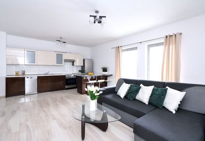 Mieszkanie z garażem i balkonem - metro trocka