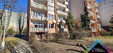 3 pokojowe mieszkanie z dużym balkonem.