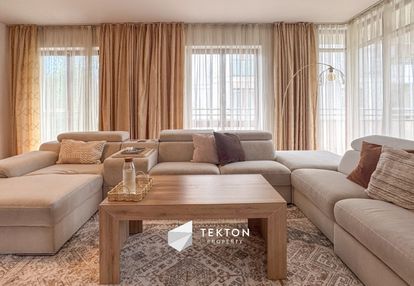 Bright & spacious | park | prestigious location