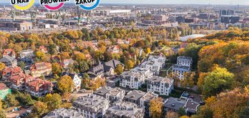 Unikatowa lokalizacja w centrum z dala od zgiełku.