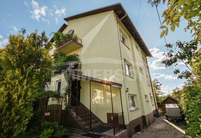 Duzy dom 3 kondygnacje - 8 pokoi, działka 500 m2