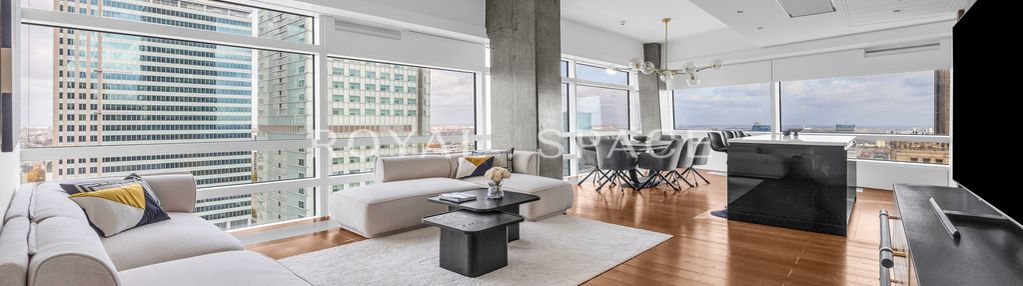 Panoramiczny apartament na 23 piętrze | złota 44