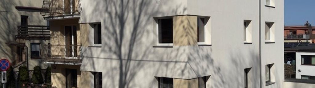 Dwupoziomowe  kamienica z parkingiem ,super