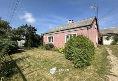 Dom z dużą działką i budynkami gospodarczymi