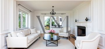 Dom wolnostojący w otoczeniu lasów magdalenki