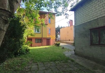 Klimatyczny dom przerobiony na 4 kawalerki