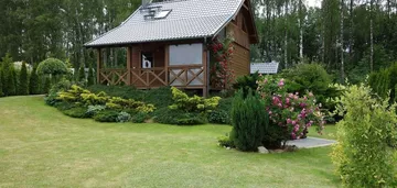 Zadbany dom z pięknym ogrodem