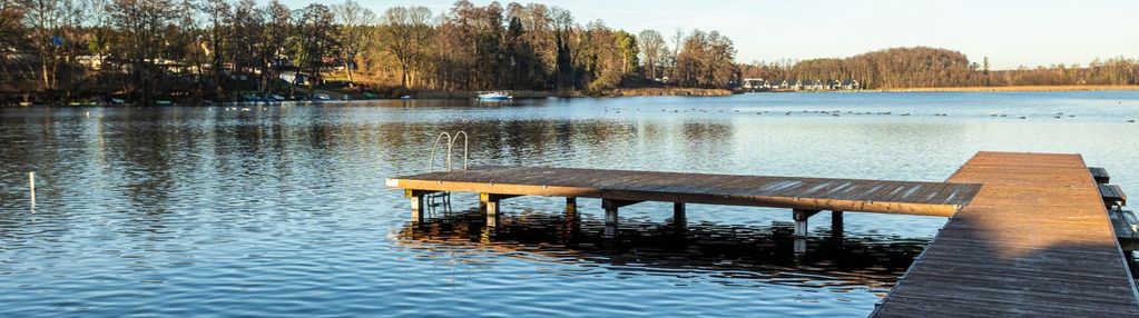 Działka nad jeziorem niesłysz i przy lesie i media