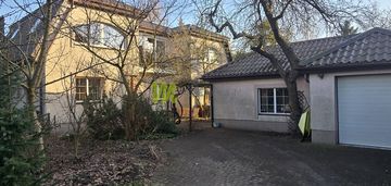 Wolnostojący z dużym ogrodem i garażem