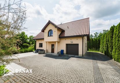 Dom wolnostojący na granicy krakowa oraz zastowa