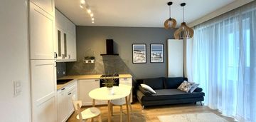 Plac unii, centrum - super 2-pok, balkon, mp