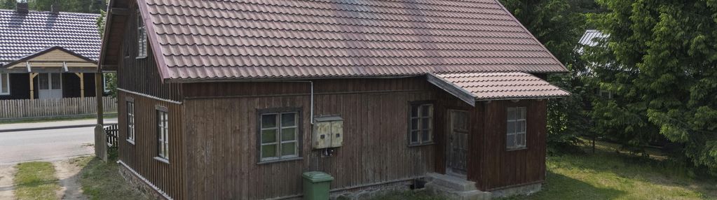 Poniemiecka leśniczówka w piasutnie - jezioro!