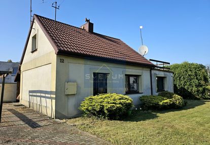 Dom w cichej i zielonej okolicy wyczerpy aniołów