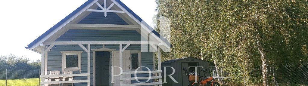 Uroczy domek nad morzem.