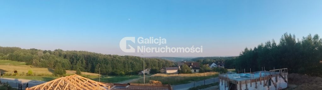 Komfortowy dom wolnostojący na widokowej działce