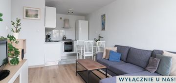 Dwa pokoje, niski czynsz, metro, bez prowizji