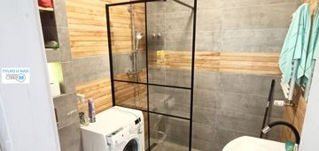 Dwupokojowy apartament z 2018 roku, widna kuchnia