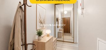 Ustawne 2 pokojowe mieszkanie w apartamentowcu.