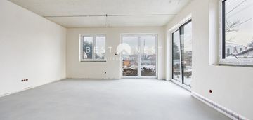 Nowe mieszkania blisko lotniska, budynek z windą