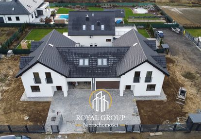 Dom w stanie deweloperskim na obrzeżach miasta