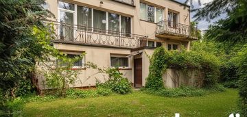 Przestronny dom z potencjałem w spokojnej okolicy