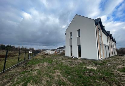 Bezpośrednio segment na kameralnym osiedlu.