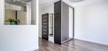 Świetne studio w apartamentowcu, spacer 3d