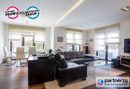 Wygodny, duży, możliwość prowadzenia działalności