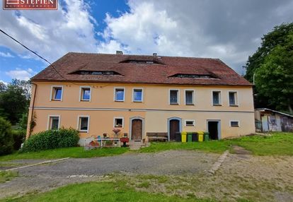 Dom i zabudowa gospodarcza na działce 4,6 ha