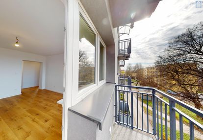 2 pokoje po generalnym remoncie/ balkon/ pec
