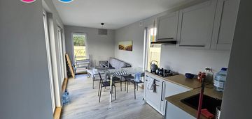 Ładny, wyposażony domek rekreacyjny z 2021 roku