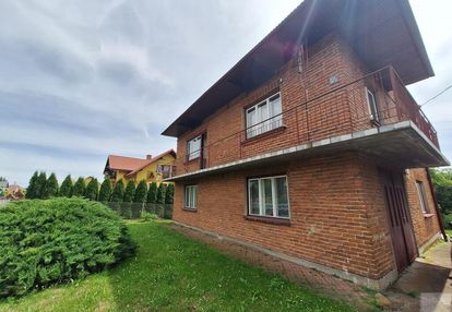 Funkcjonalnym dom w spokojnej miejscu - kupiatycze