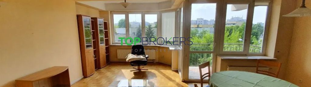 Trzy duże pokoje,  dwa balkony, garaż