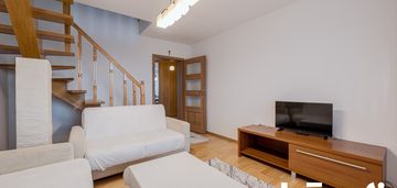 Dwupoziomowe mieszkanie z miejscem parkingowym