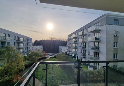 Z tarasem 10m2 od południa.