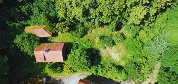 Działka z małym domem na sprzedaż – wyjątkowa okaz