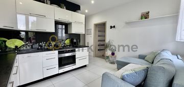 Duże mieszkanie w kamienicy, balkon, piwnica